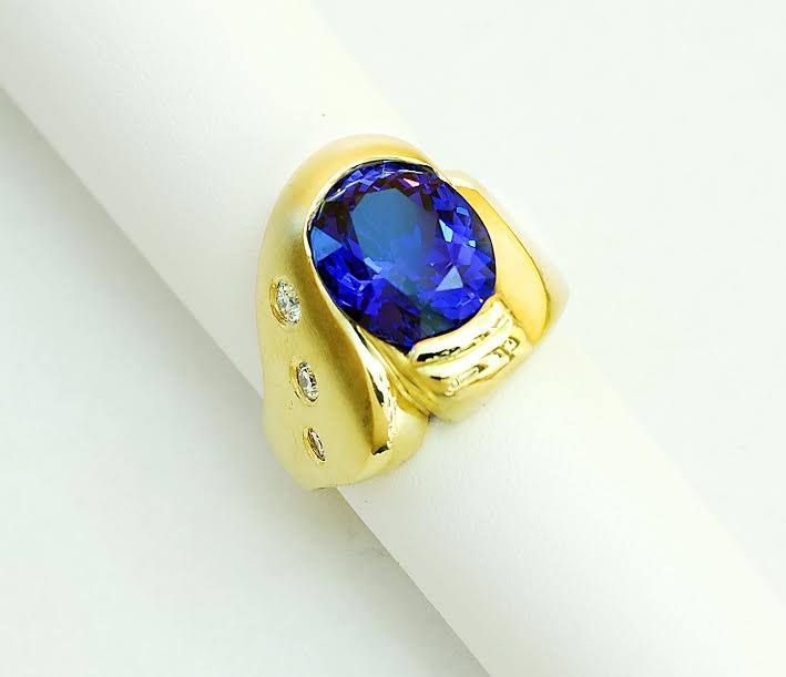 Tanzanite and Diamond Ring